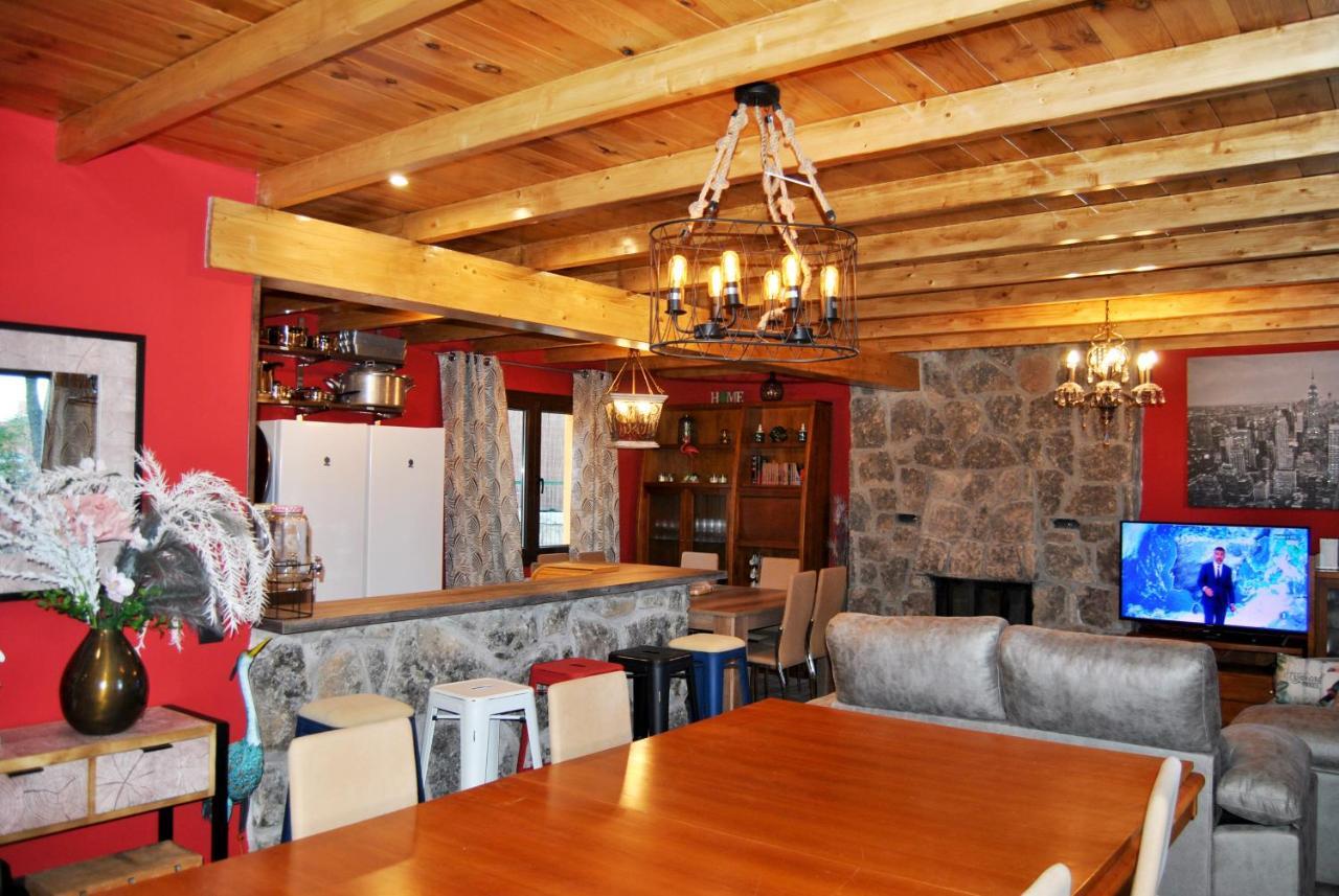 Complejo Casas Rurales Mansiones Y Villas Deluxe Collado Mediano Dış mekan fotoğraf